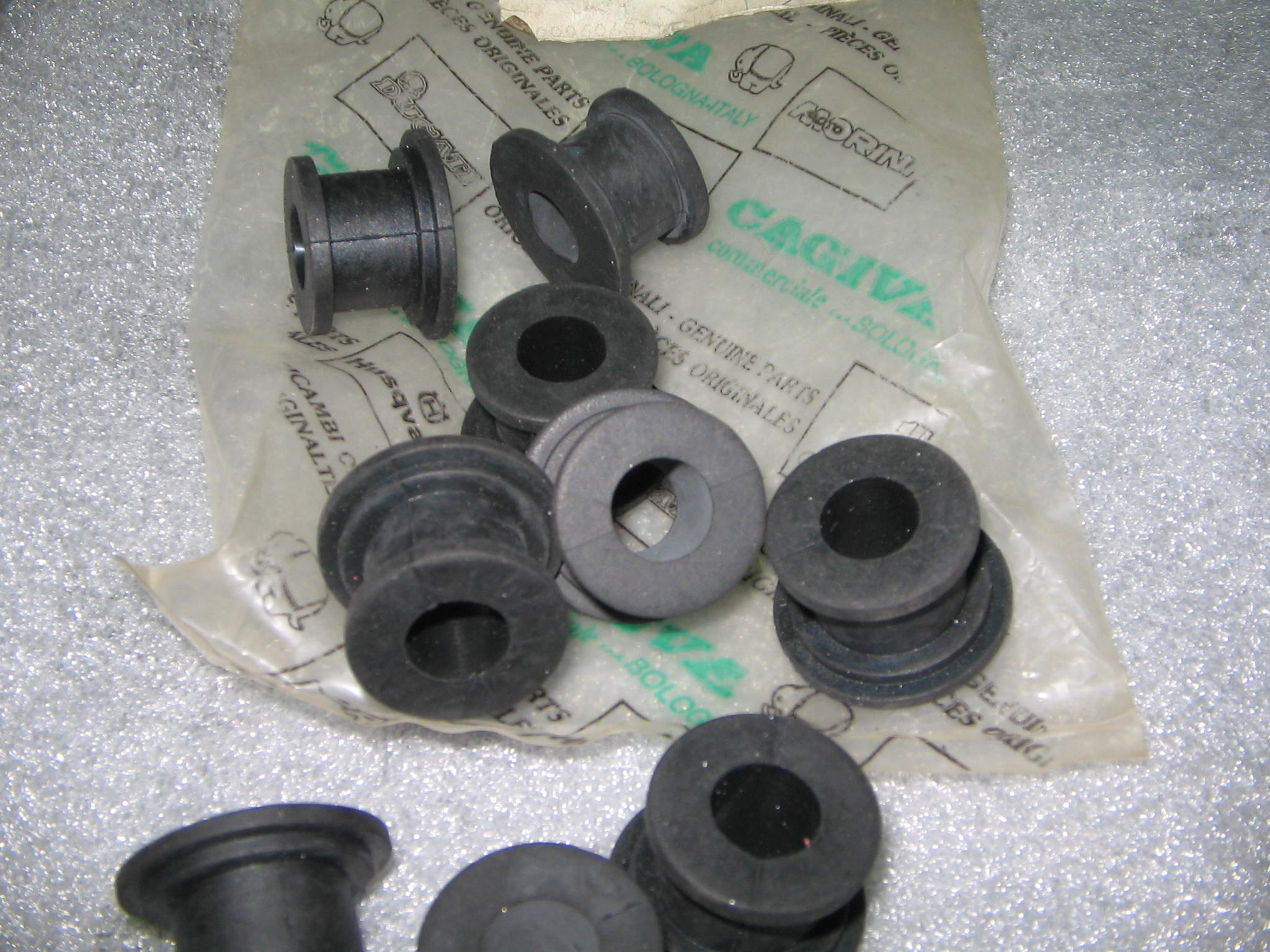 GOMMINI CAGIVA N. 1926 PREZZO CAD 1